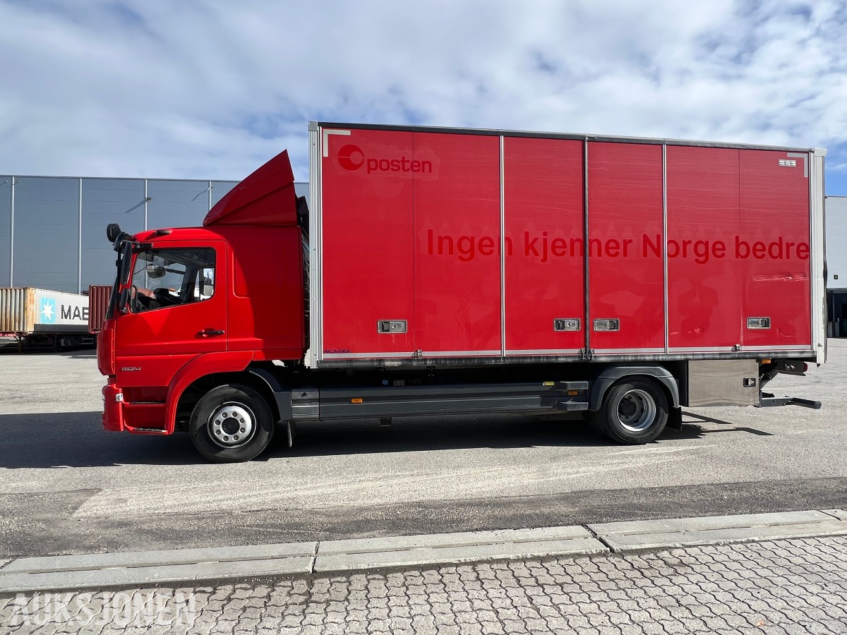 2023 Mercedes-Benz Atego 1524 Arka skap m/sideåpning og løftelemm