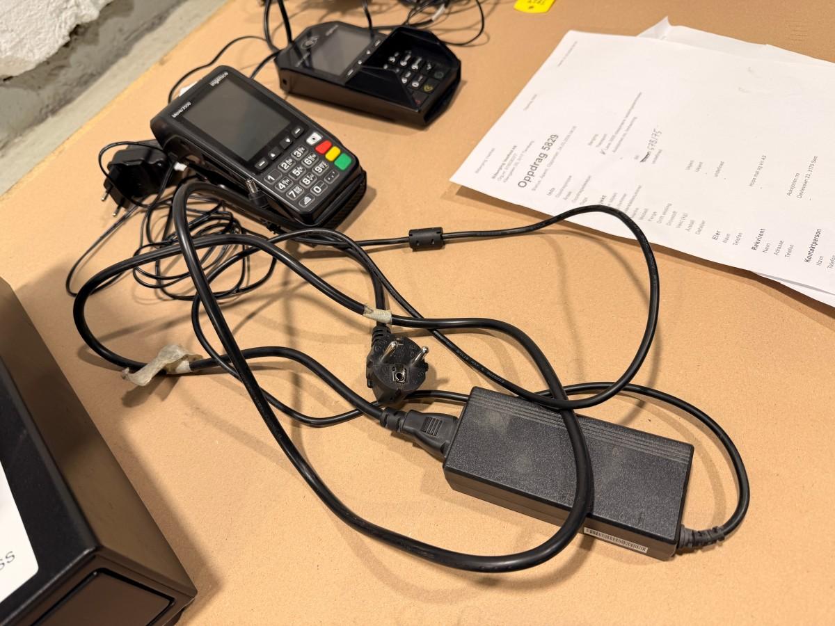 Plorea POS Pro kassesystem med betalingsterminaler