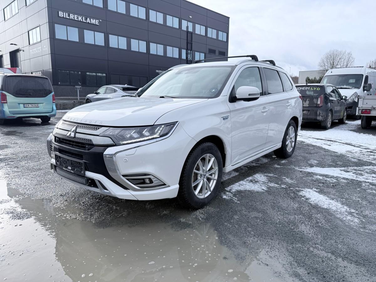 2020 Mitsubishi Outlander PHEV INSTYLE+ HENGERFESTE 360-KAMERA SKINN ADAPTIV CRUISE 