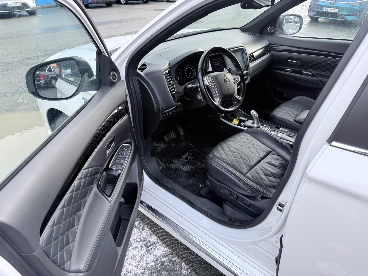 2020 Mitsubishi Outlander PHEV INSTYLE+ HENGERFESTE 360-KAMERA SKINN ADAPTIV CRUISE 