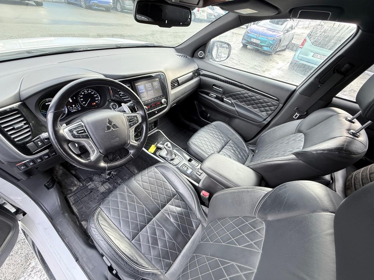 2020 Mitsubishi Outlander PHEV INSTYLE+ HENGERFESTE 360-KAMERA SKINN ADAPTIV CRUISE 