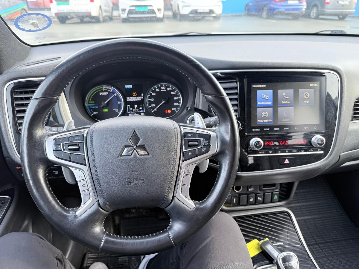 2020 Mitsubishi Outlander PHEV INSTYLE+ HENGERFESTE 360-KAMERA SKINN ADAPTIV CRUISE 
