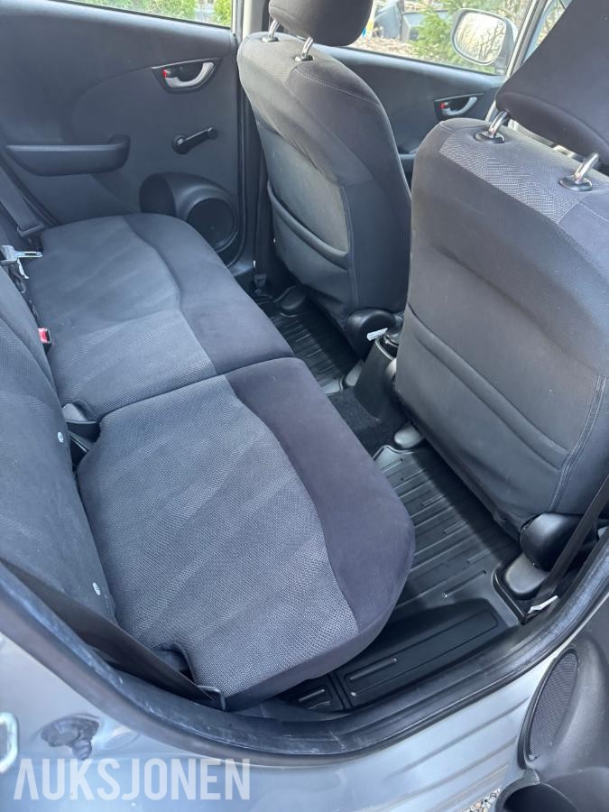 2010 Honda Jazz, 100hk Automat S+V DEKK 163000km