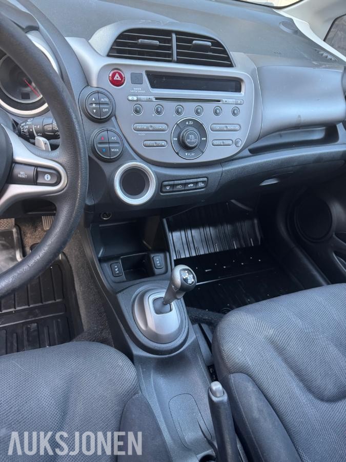 2010 Honda Jazz, 100hk Automat S+V DEKK 163000km