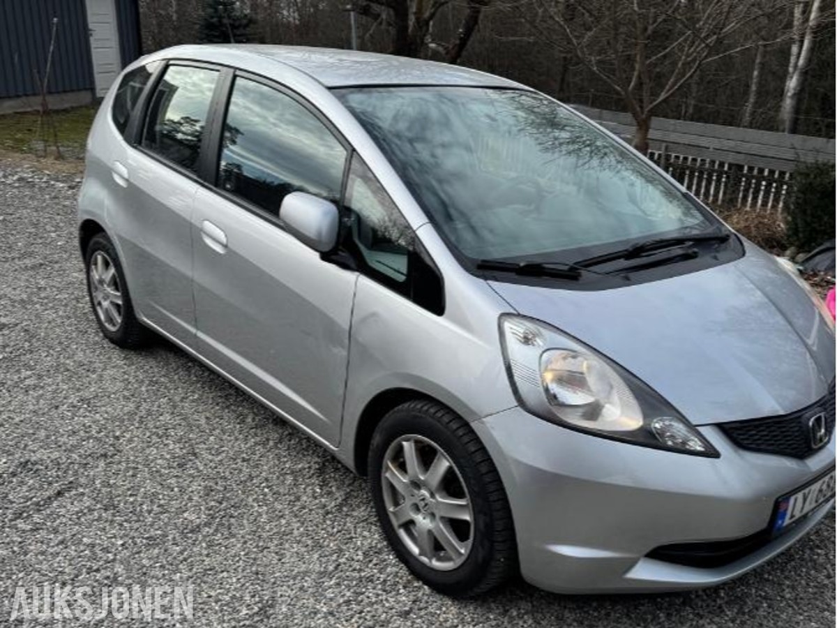 2010 Honda Jazz, 100hk Automat S+V DEKK 163000km