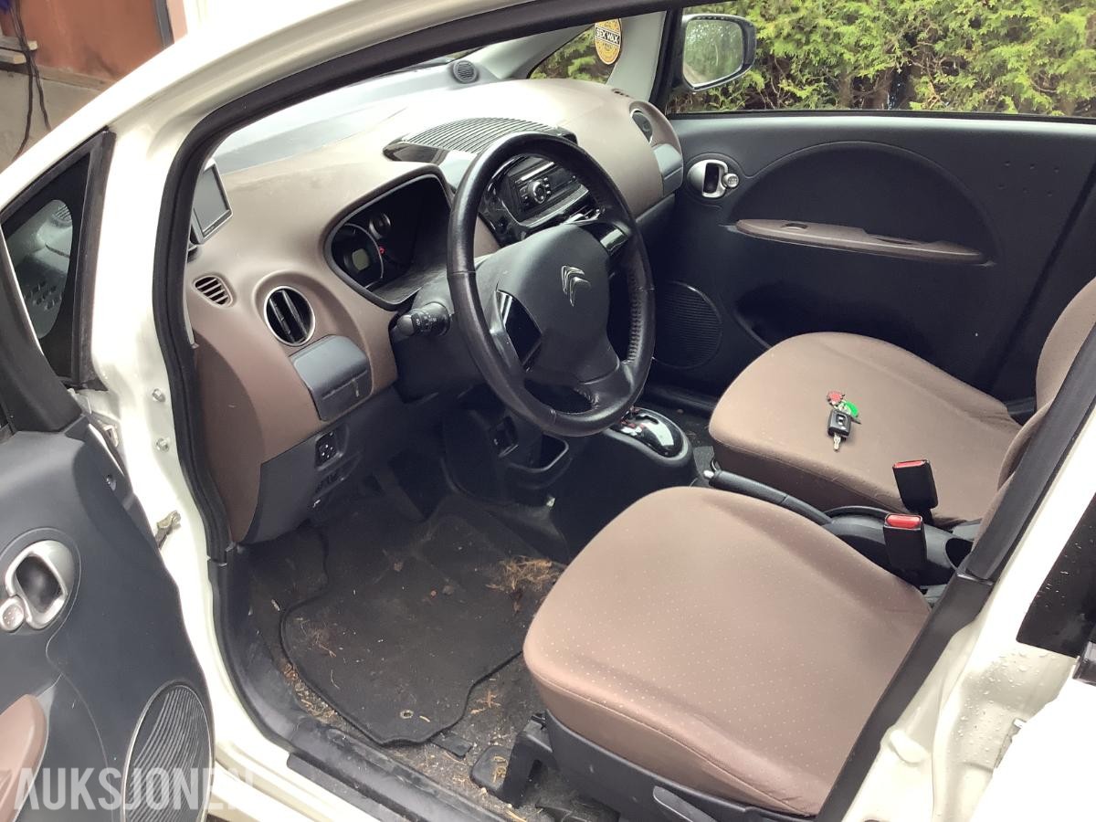 2011 Citroen C-Zero navigasjon s+v dekk