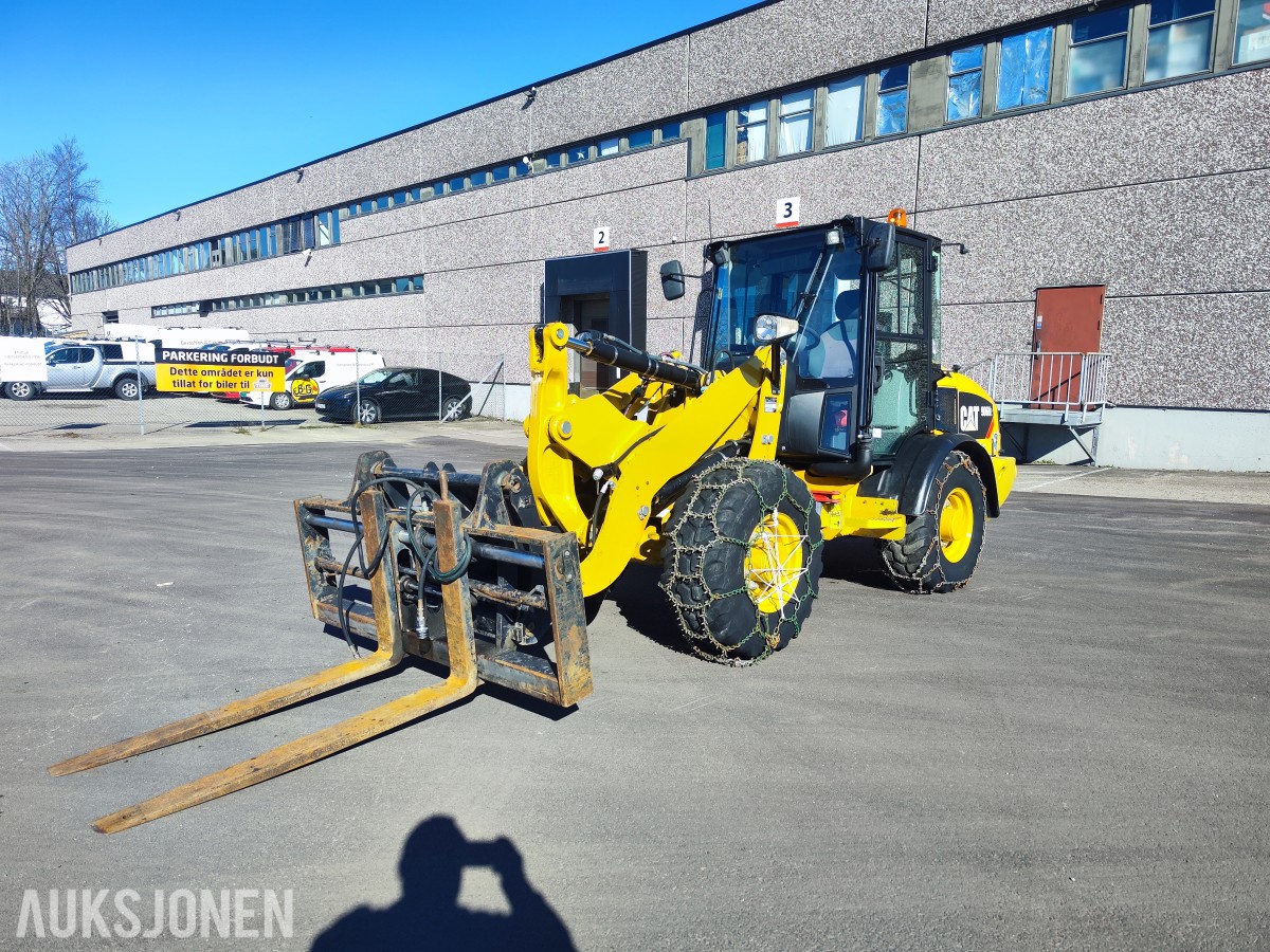 2013 CAT 906H2 hjullaster - lavt timetall – godt utstyrt