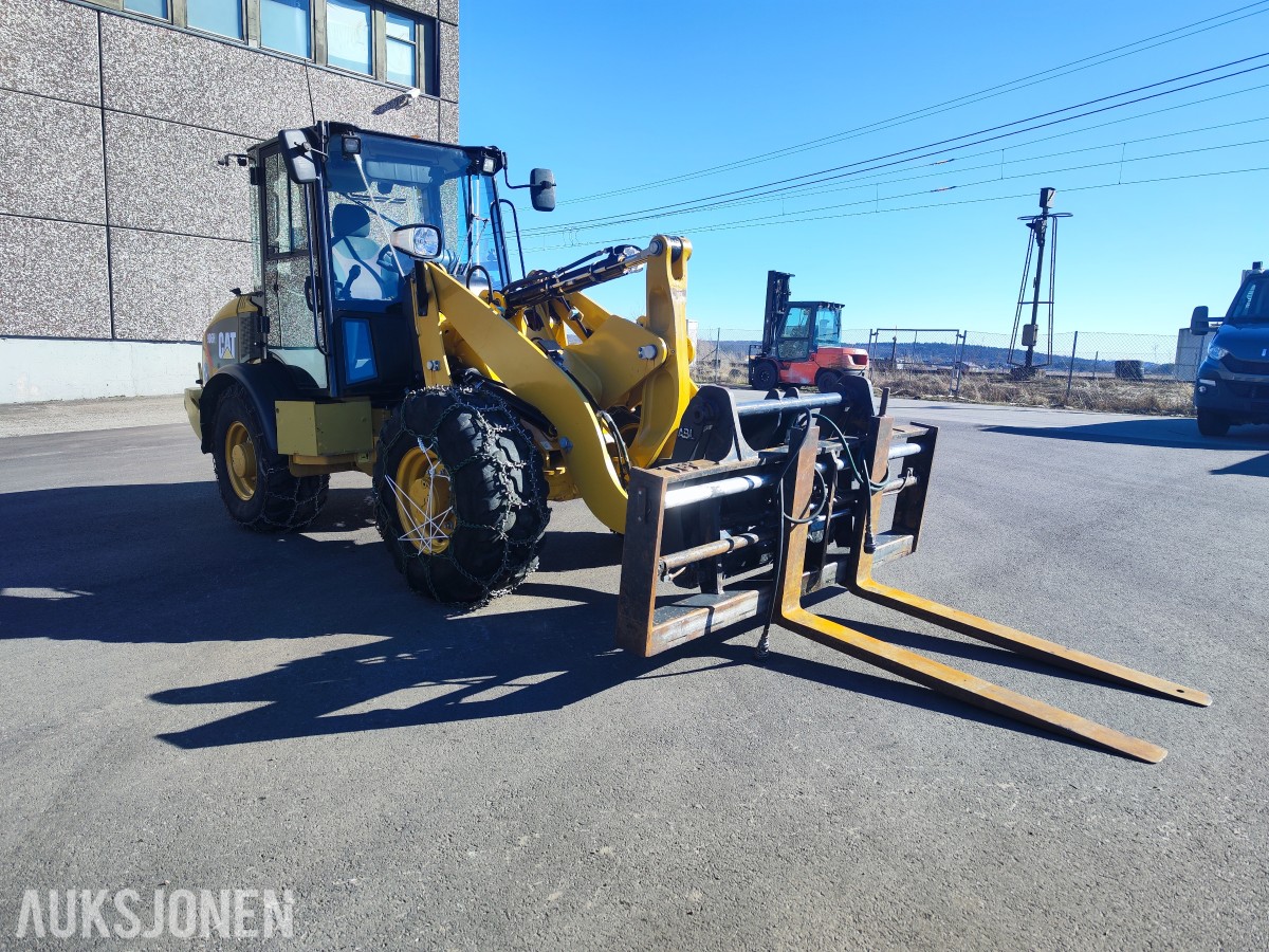 2013 CAT 906H2 hjullaster - lavt timetall – godt utstyrt
