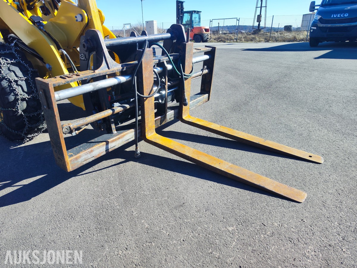 2013 CAT 906H2 hjullaster - lavt timetall – godt utstyrt