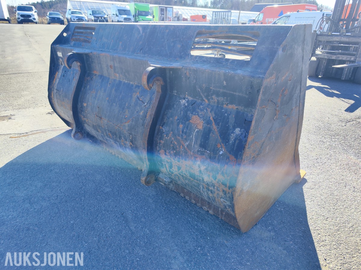 2013 CAT 906H2 hjullaster - lavt timetall – godt utstyrt