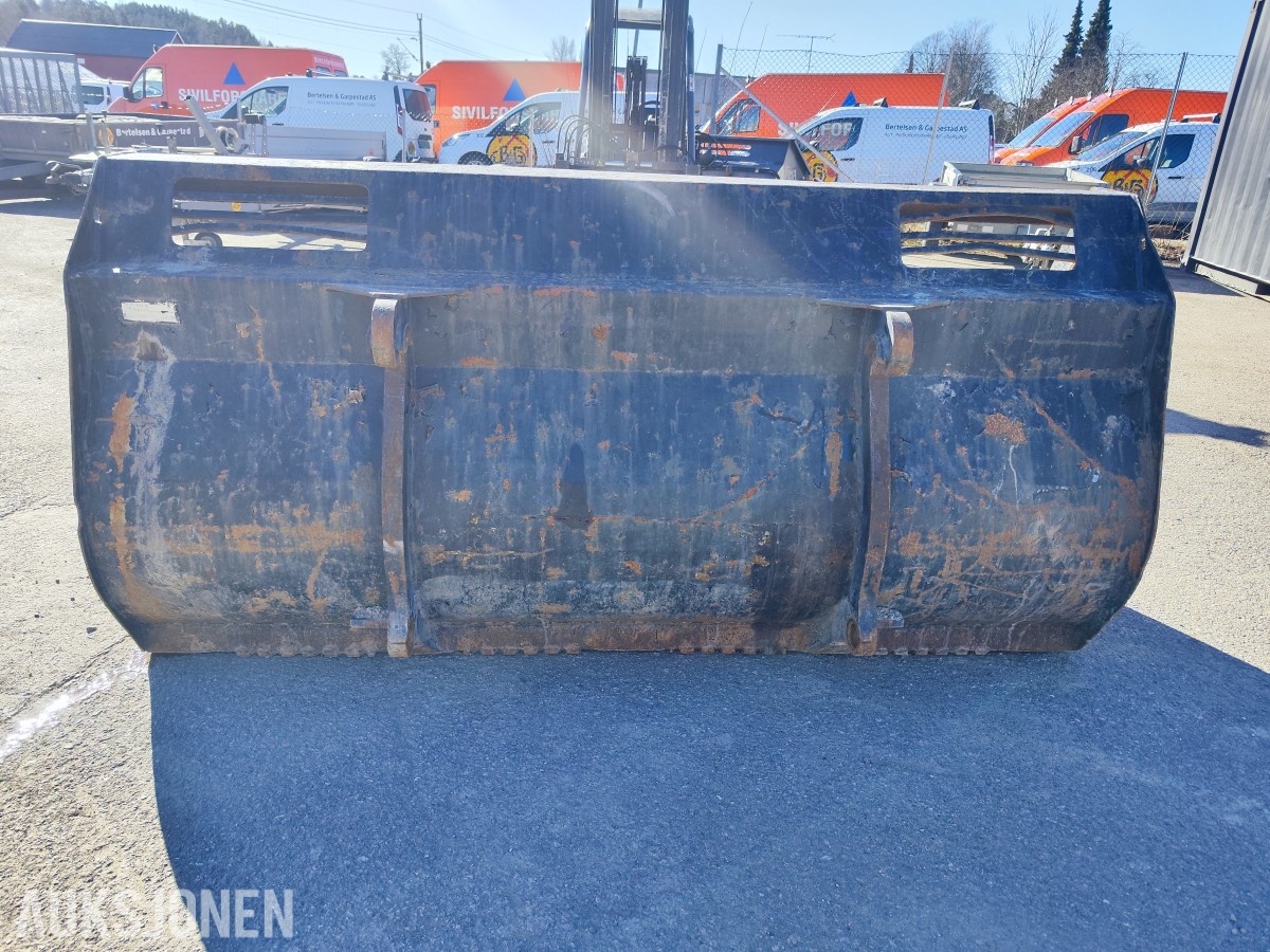 2013 CAT 906H2 hjullaster - lavt timetall – godt utstyrt