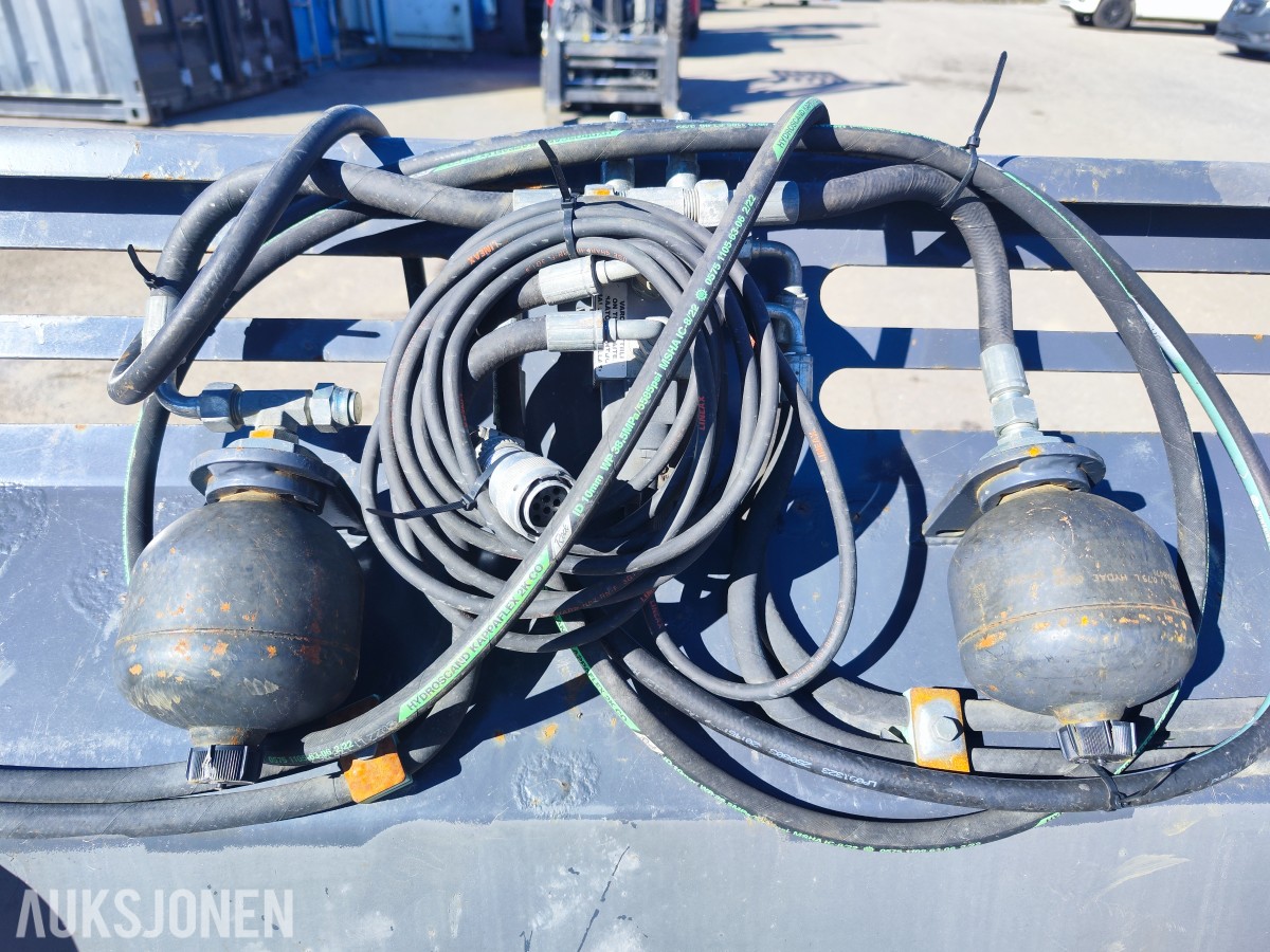 2013 CAT 906H2 hjullaster - lavt timetall – godt utstyrt
