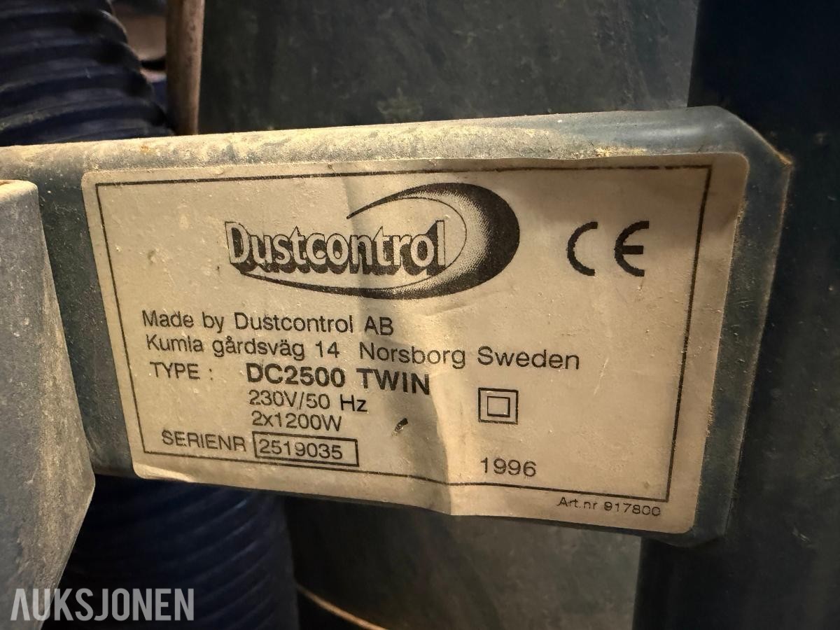 3 x industristøvsugere: Dustcontrol DC3900, DC2500 Twin og Pullman PV300P)