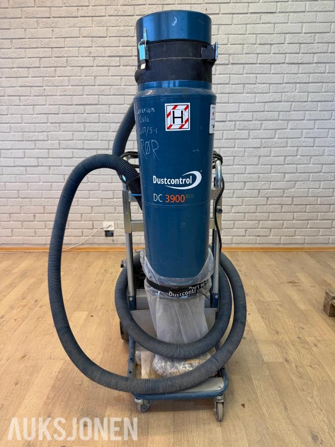 3 x industristøvsugere: Dustcontrol DC3900, DC2500 Twin og Pullman PV300P)