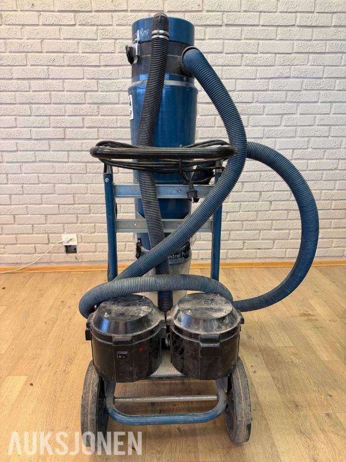 3 x industristøvsugere: Dustcontrol DC3900, DC2500 Twin og Pullman PV300P)