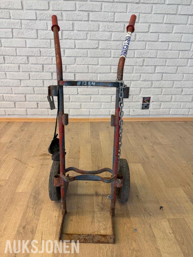Materialvogn, verktøykasse på hjul og 3 x gassflasketralle