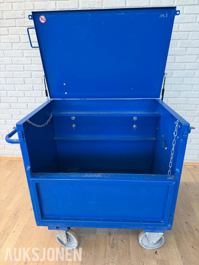Materialvogn, verktøykasse på hjul og 3 x gassflasketralle