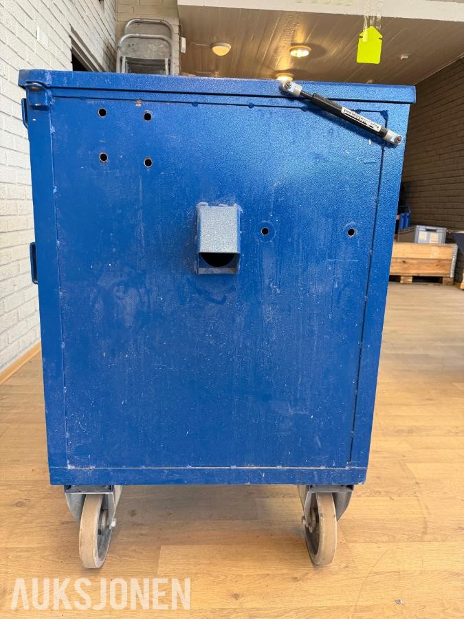 Materialvogn, verktøykasse på hjul og 3 x gassflasketralle