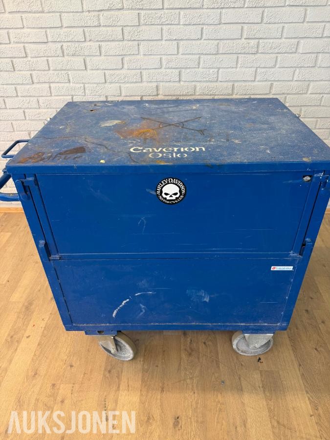 Materialvogn, verktøykasse på hjul og 3 x gassflasketralle