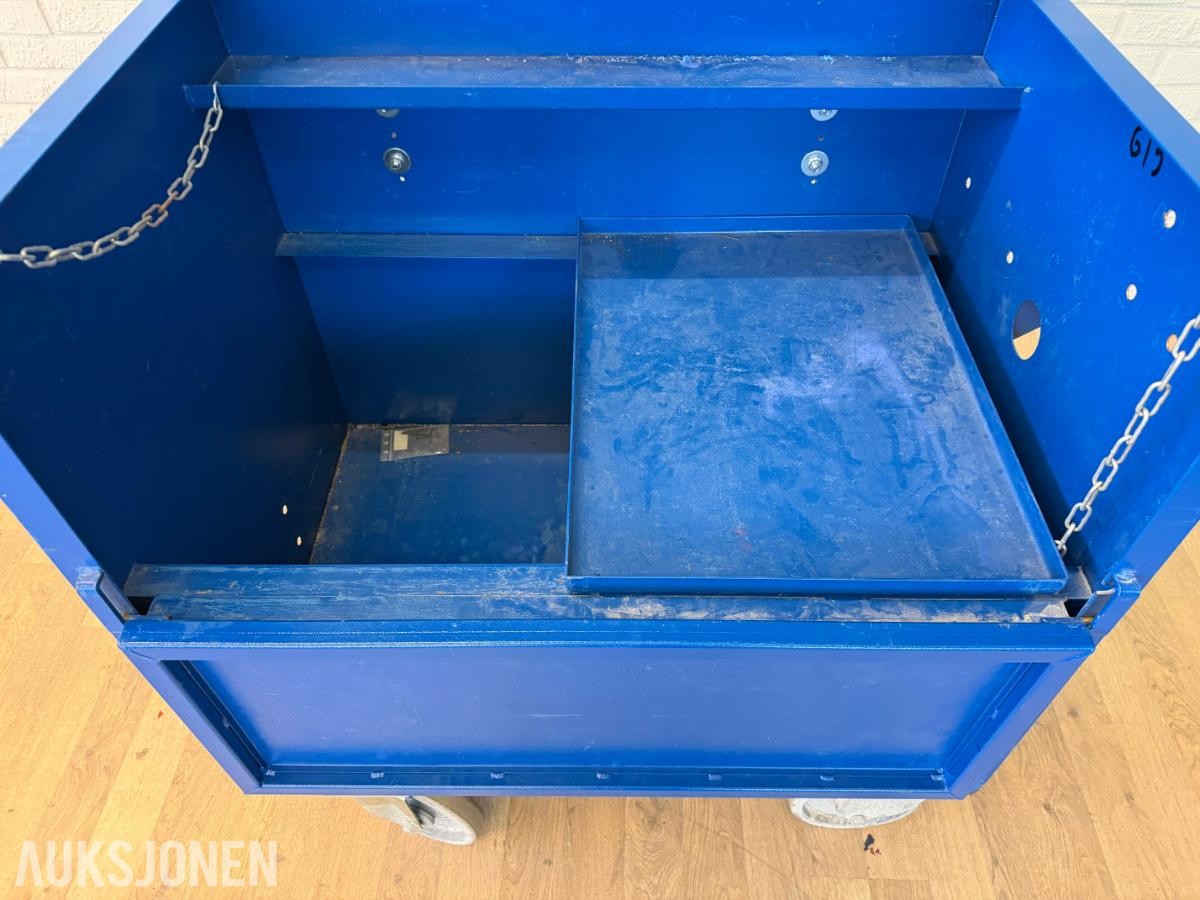 Materialvogn, verktøykasse på hjul og 3 x gassflasketralle