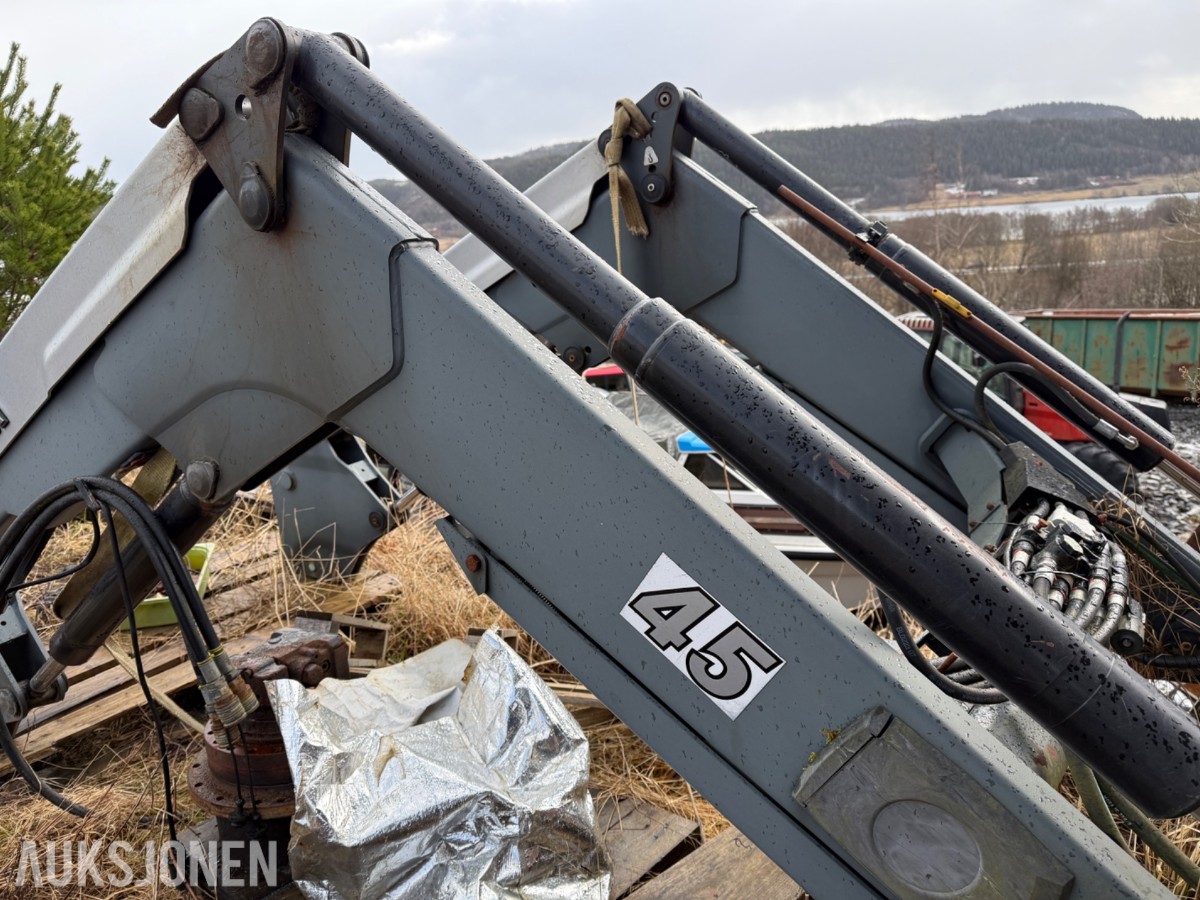 Valtra Frontlaster ålø q45