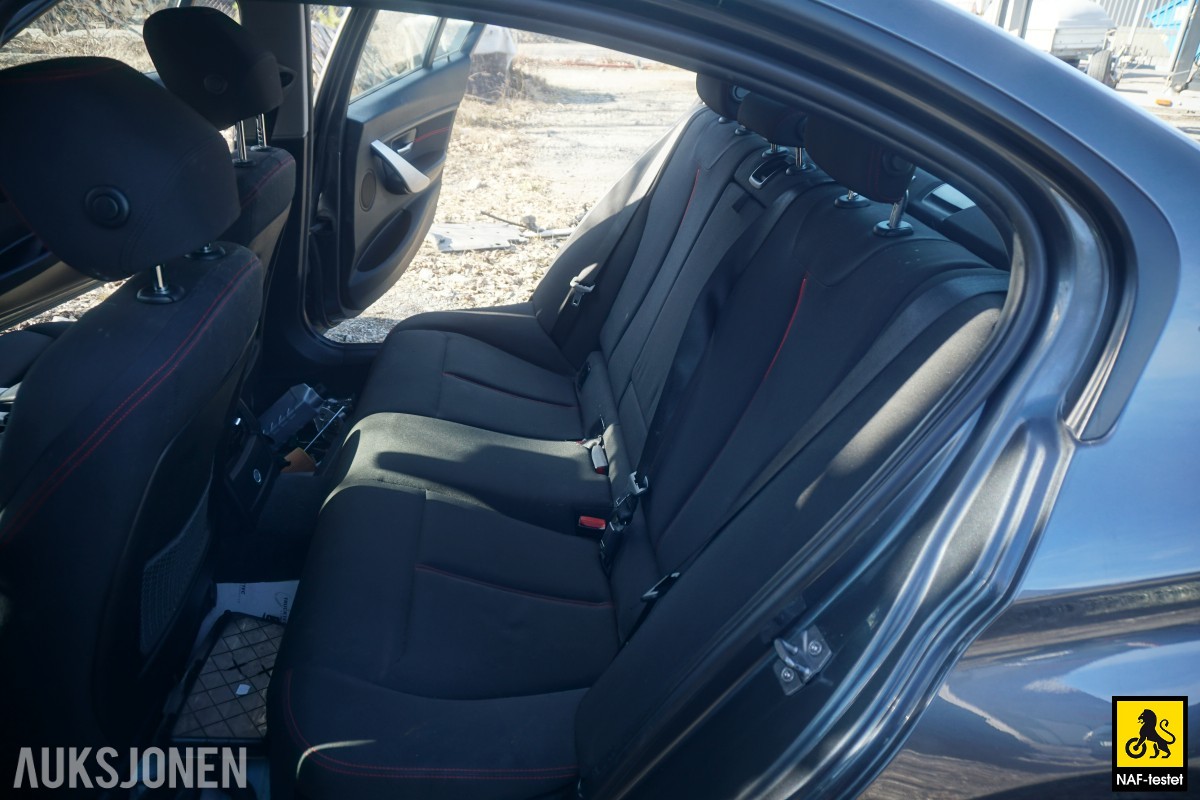 2013 BMW 3-serie 320I 184 HK AUT CRUISE NAVI SPORTSSETER 
