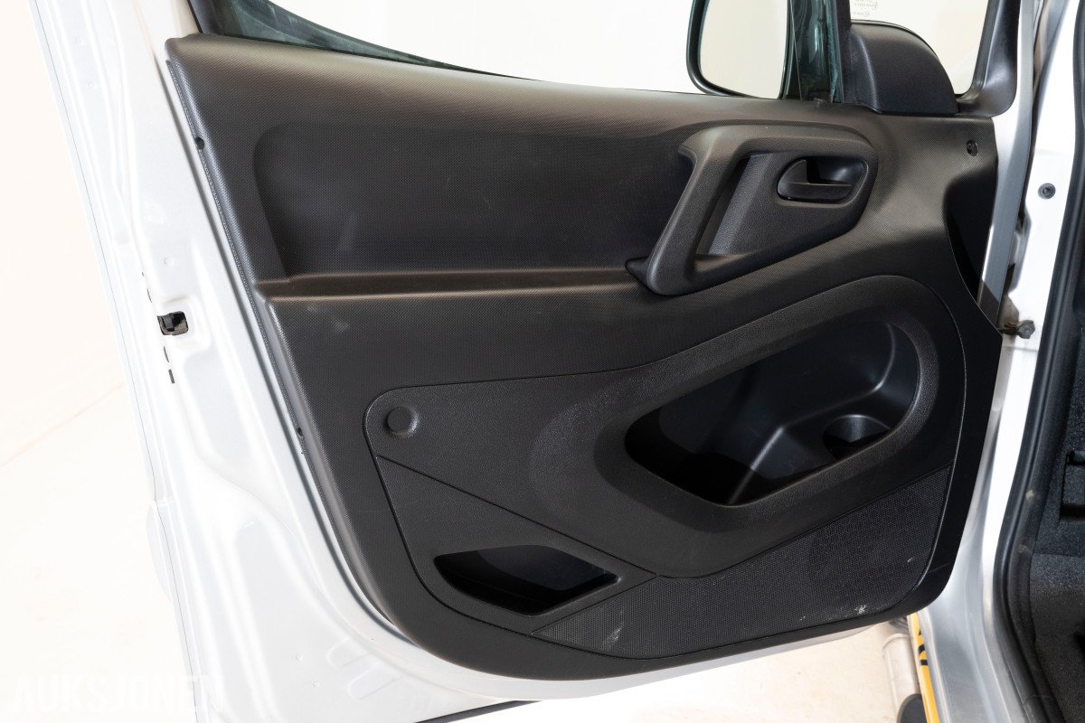 2018 Peugeot PARTNER 1.6 D 99 HK HENGERFESTE CRUISE SKYVEDØRER 