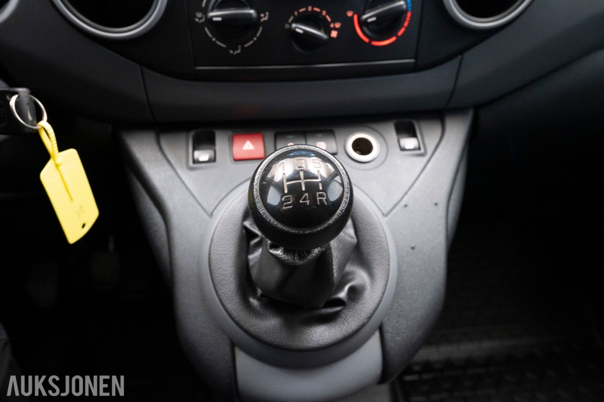 2018 Peugeot PARTNER 1.6 D 99 HK HENGERFESTE CRUISE SKYVEDØRER 