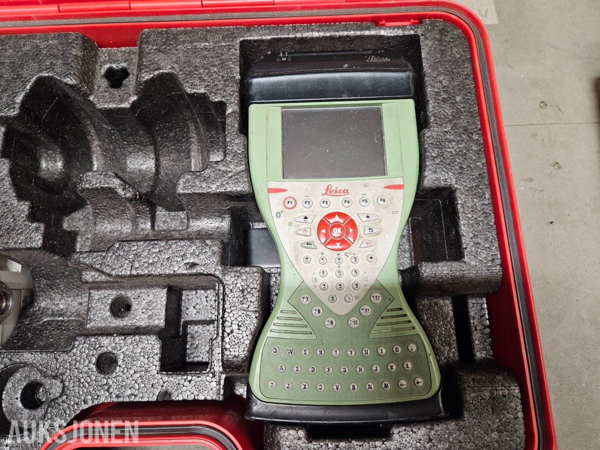 Leica CS15 feltkontroller med GNSS mottaker og koffert