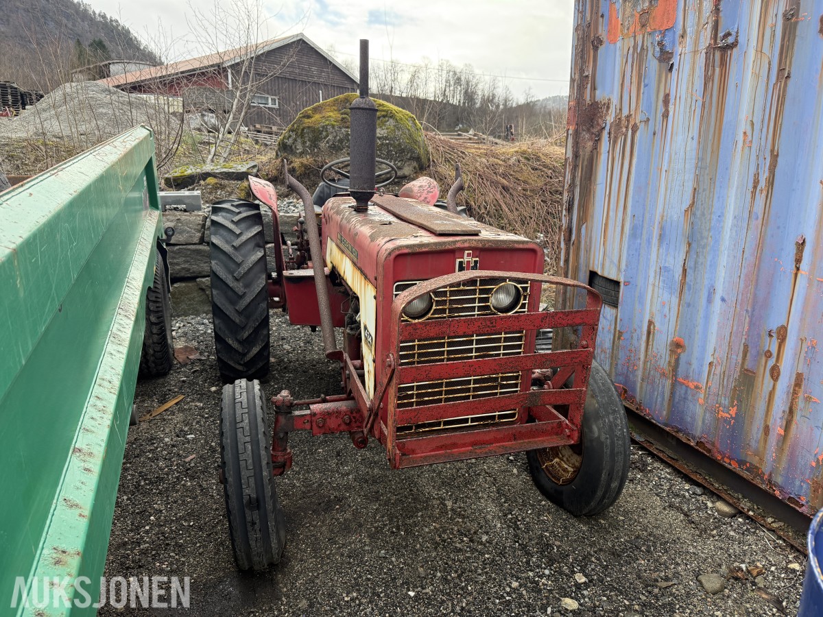 1971 McCormick Farmall 434