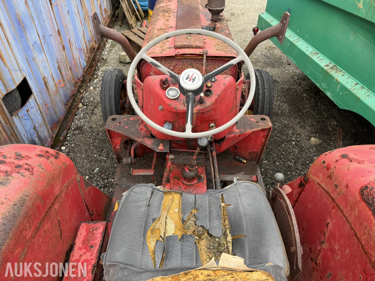 1971 McCormick Farmall 434