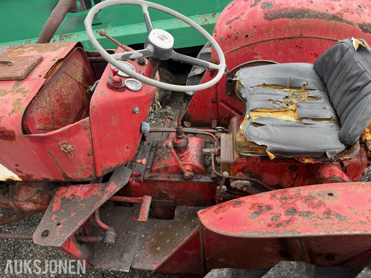 1971 McCormick Farmall 434