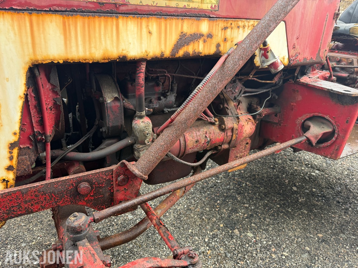 1971 McCormick Farmall 434