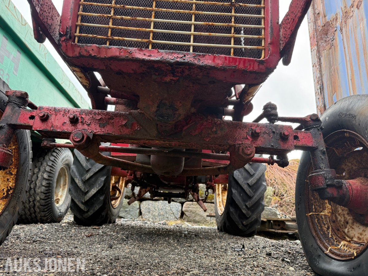 1971 McCormick Farmall 434
