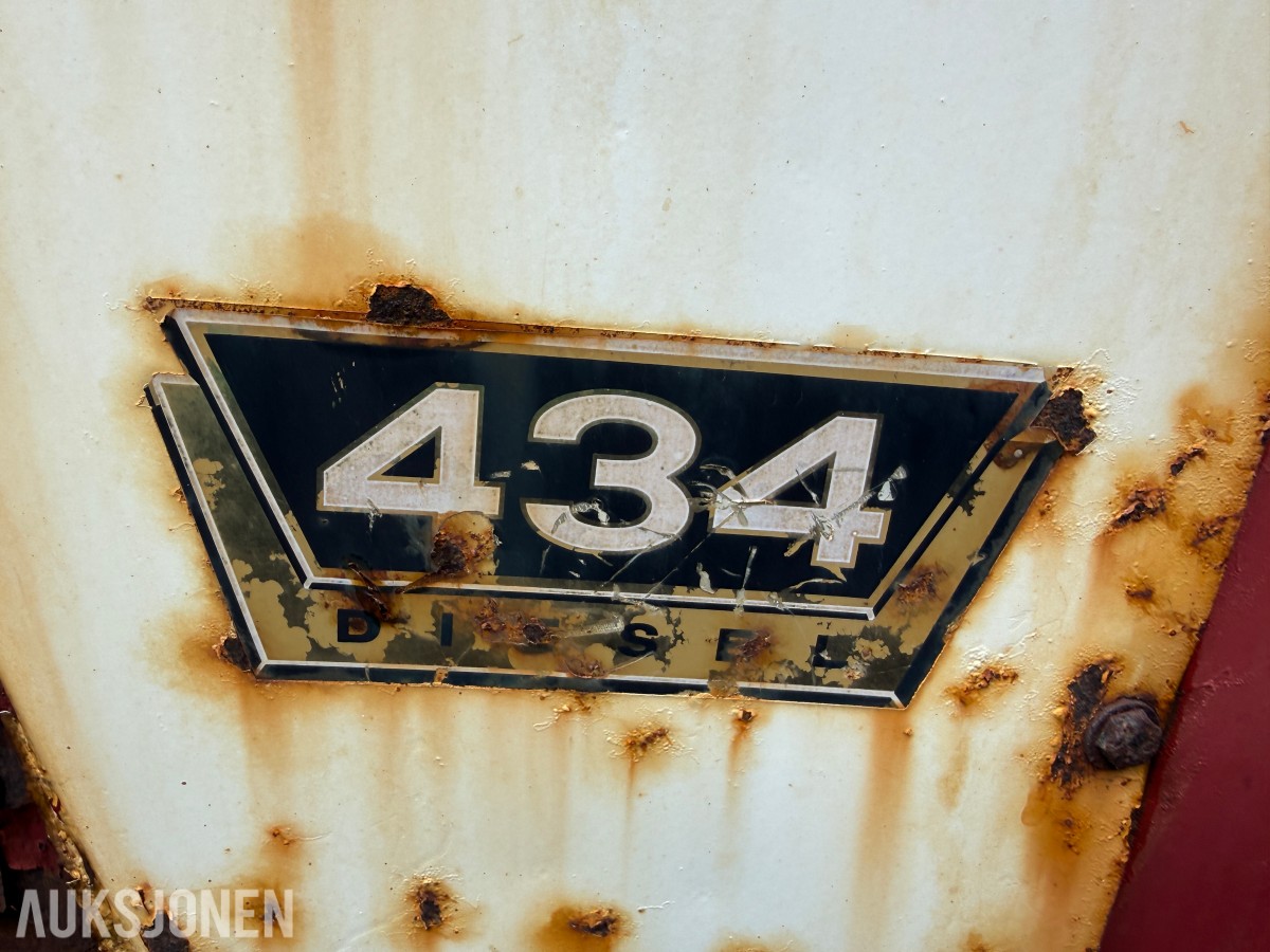1971 McCormick Farmall 434