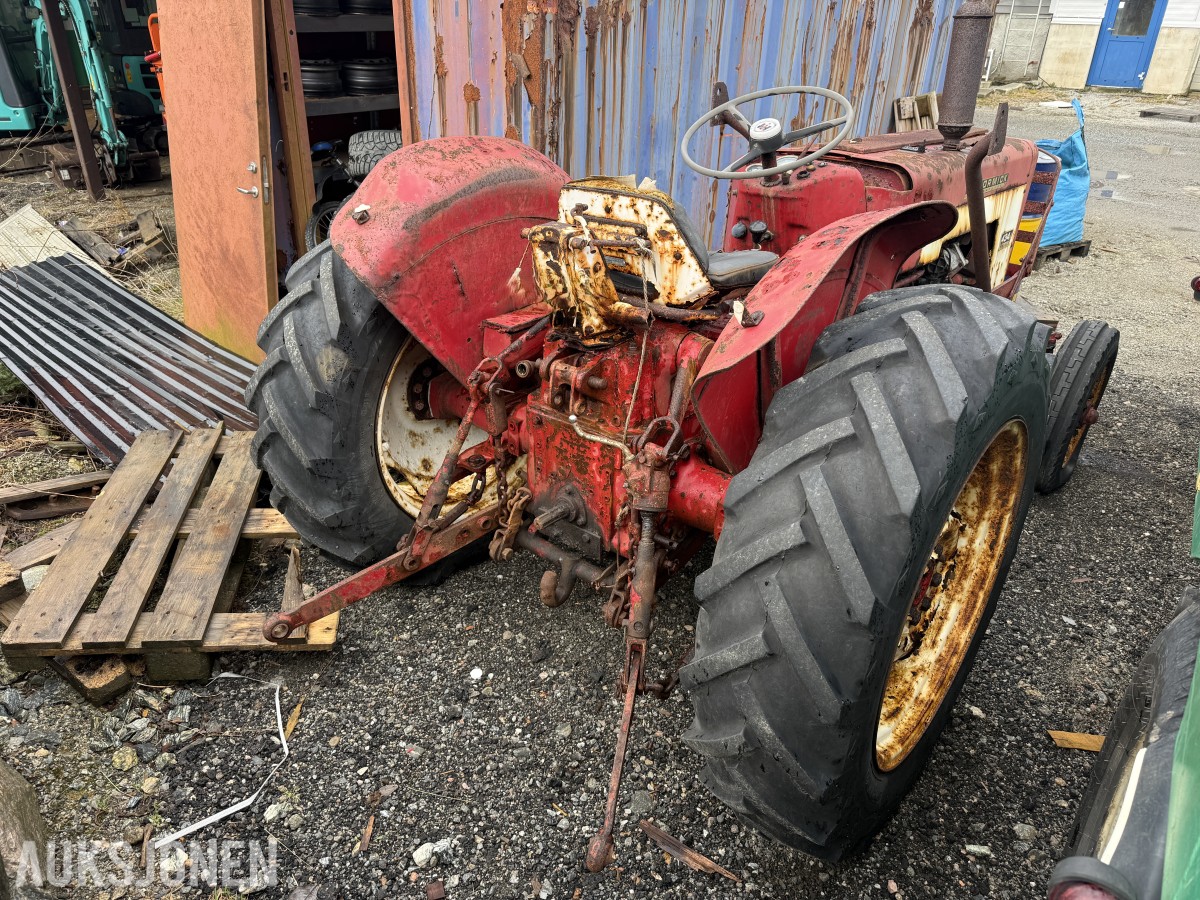 1971 McCormick Farmall 434
