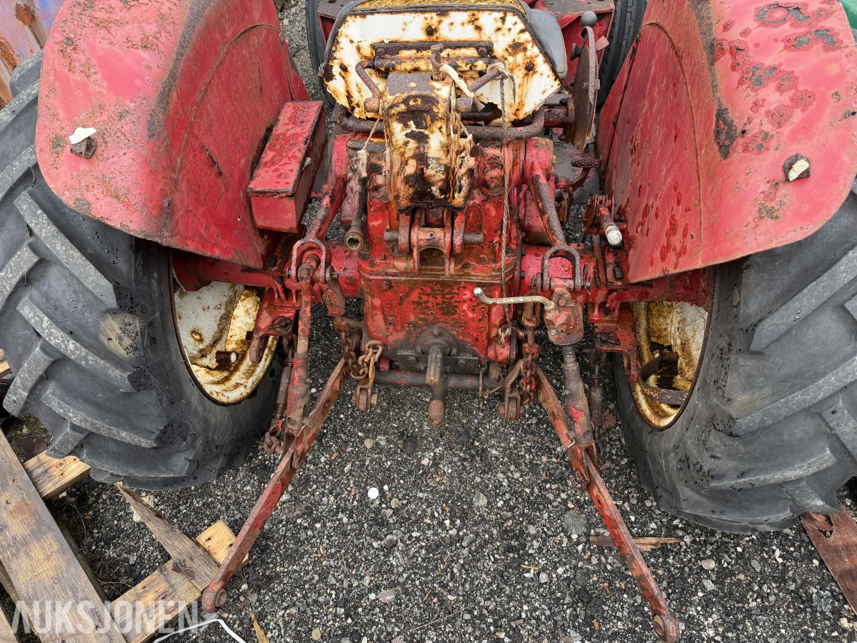 1971 McCormick Farmall 434