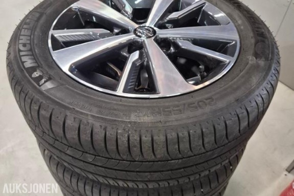 2019 Sommerhjul NISSAN LEAF 205/55r16 Michelin