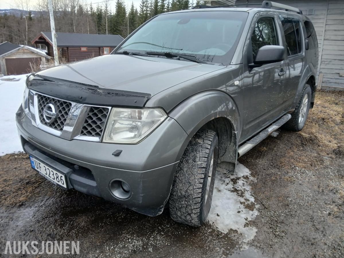 2007 Nissan Pathfinder 2.5 diesel 174hk 4X4 Automat rep.objekt/ delebil