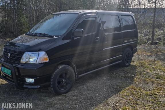 2011 Toyota HiAce 2.5 diesel 117hk 4WD hengerfeste eu ok til 02.2027