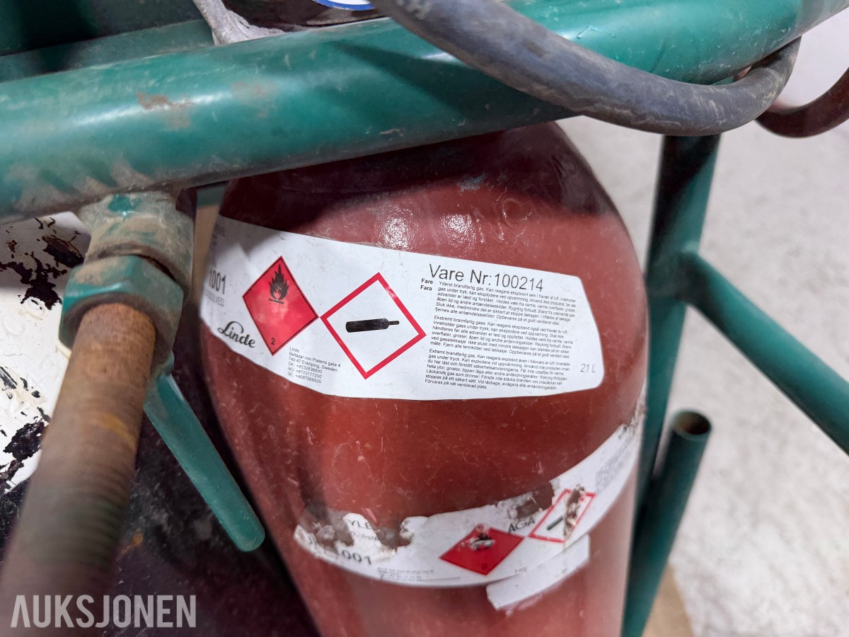 Gassvogn med oksygen- og acetylen (AGA)