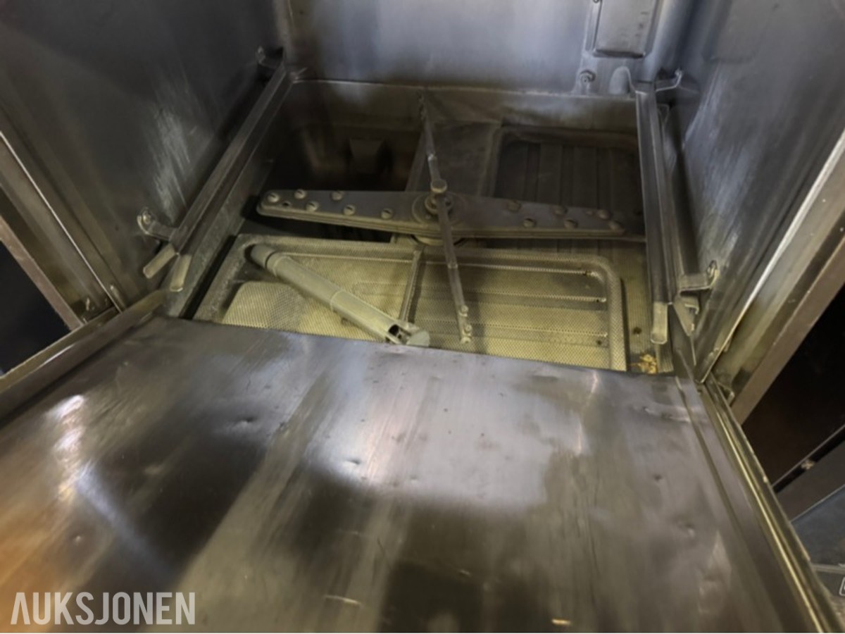 Komplett serveringsdisk / butikkinnredning selges med ovner og oppvaskmaskin