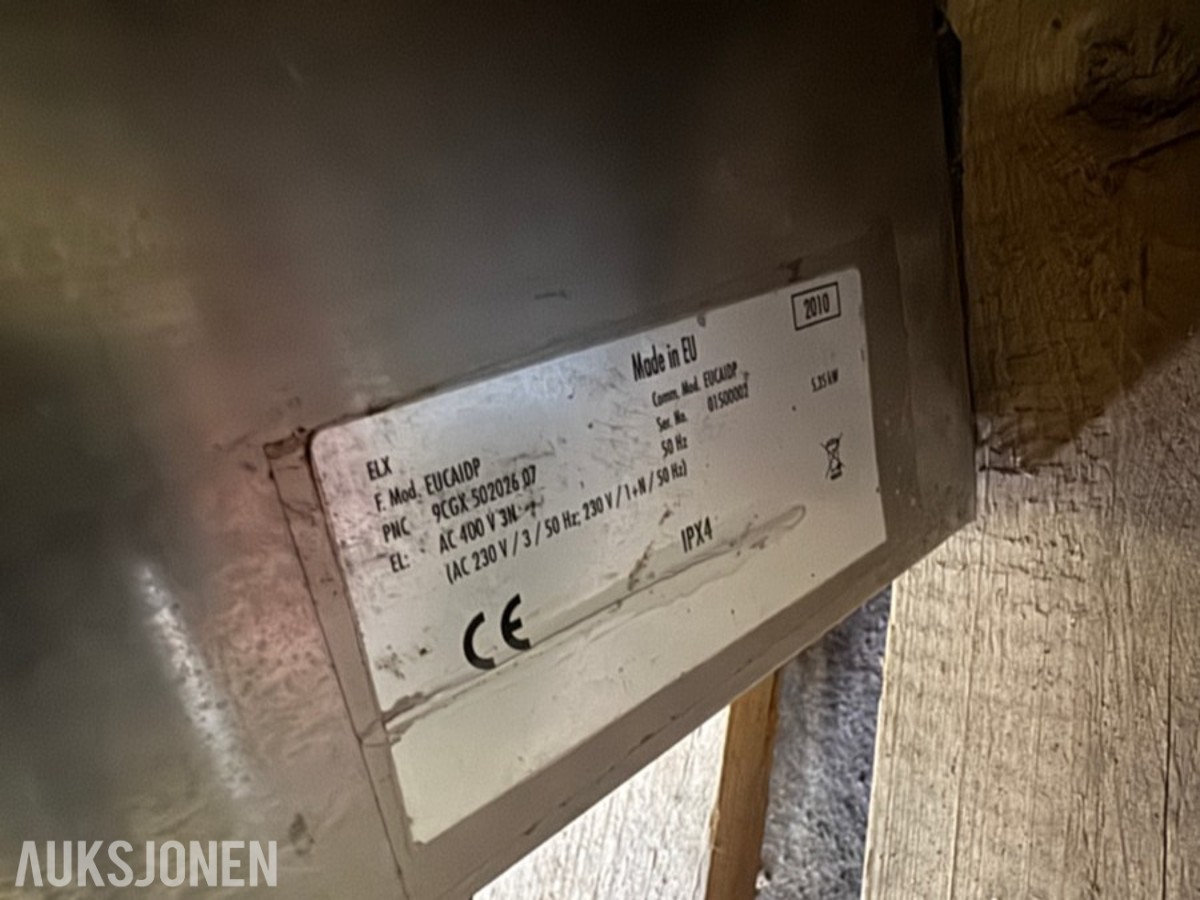 Komplett serveringsdisk / butikkinnredning selges med ovner og oppvaskmaskin