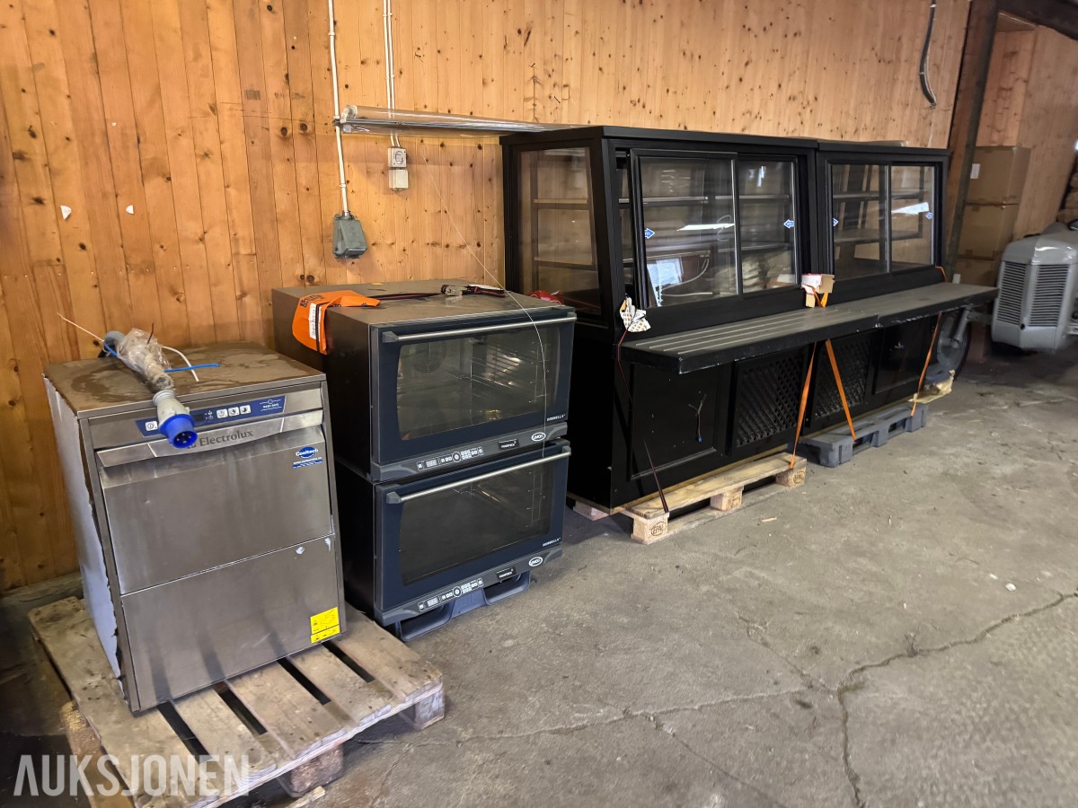 Komplett serveringsdisk / butikkinnredning selges med ovner og oppvaskmaskin