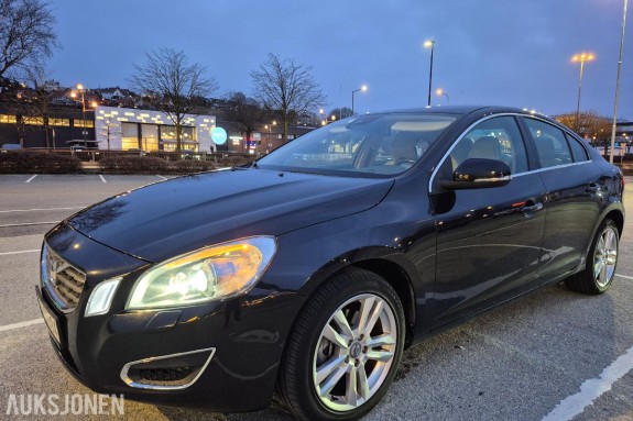 2011 Volvo S60, D3 2.0 diesel 163hk cruisekontroll kupevarmer skinnseter s+v dekk, 166450km