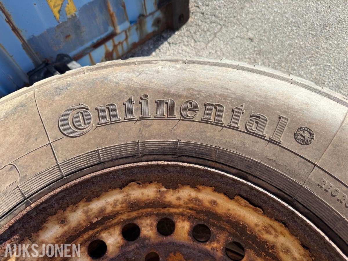 4 stk. continental lastebildekk m/midtmontert felg.