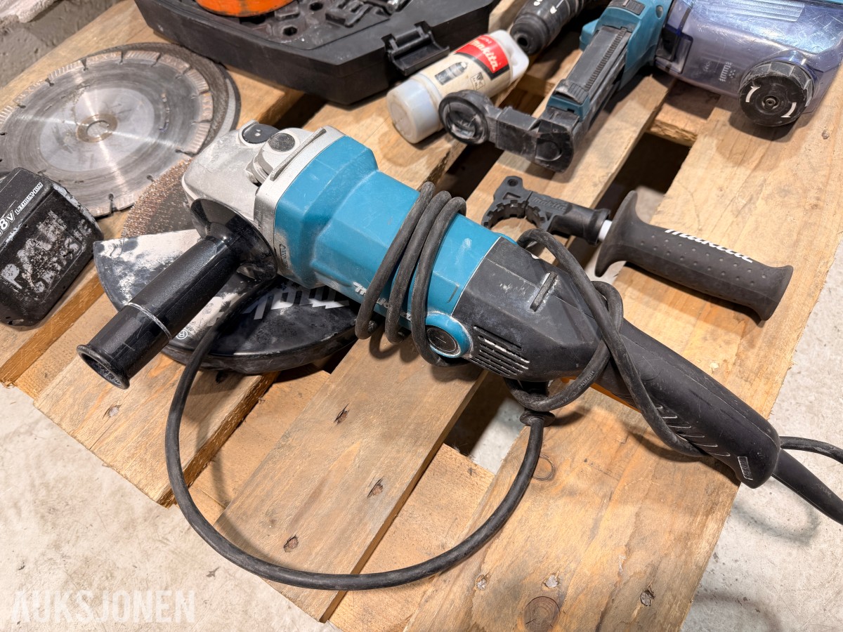 Stor Makita verktøypakke – vinkelsliper, borhammere, driller, platesaks m.m.