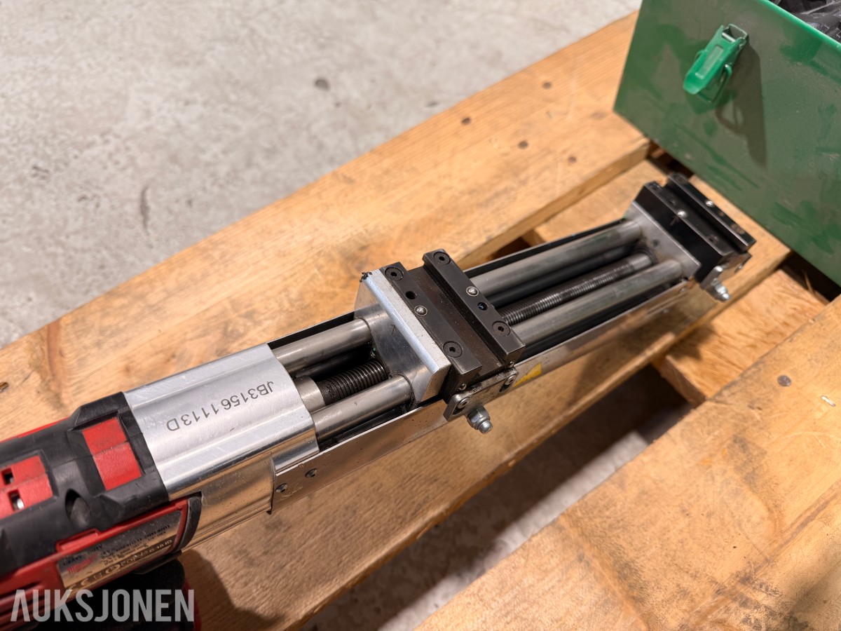Aquatherm rørfusjonsverktøy med Milwaukee C18 ID 18V, batterier og jiggsystem