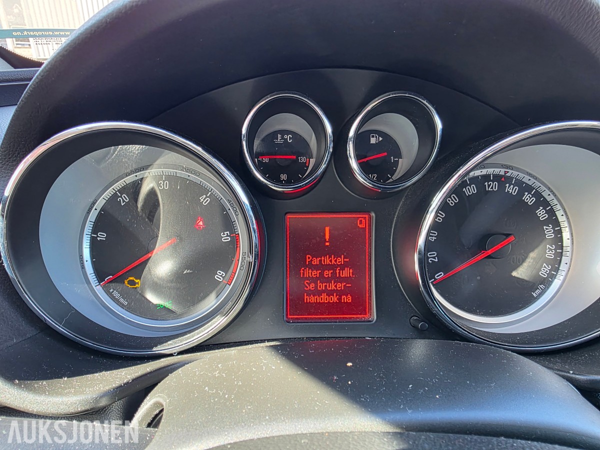 2010 OPEL INSIGNIA 2.0 CDTI 131HK AUTOMAT – REP.OBJEKT