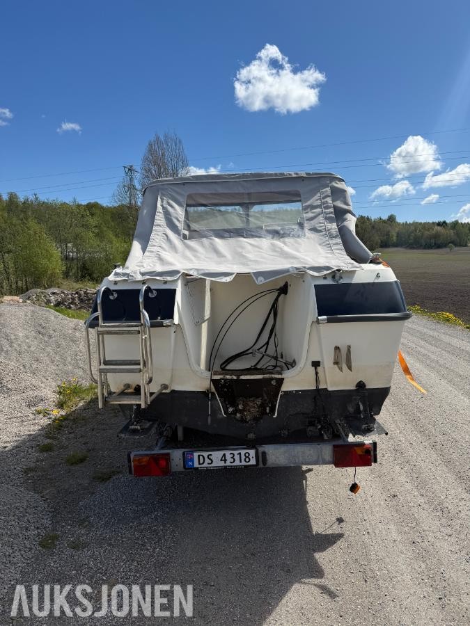 1986 Skibsplast 600vs med tilhenger -uten motor